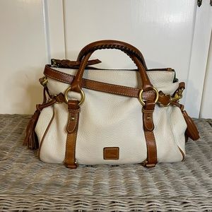 Dooney and Bourke Small Florentine Satchel in BO🐚